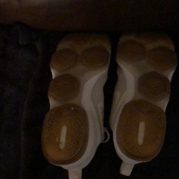 Lebron 14’s gentle used cleaned compulsively. - Picture 3 of 3